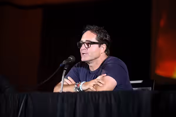 Jason Patric speaking with attendees at the 2024 Mad Monster Arizona Party at the Renaissance Phoenix Glendale Hotel &amp; Spa in Glendale, Arizona. Please attr