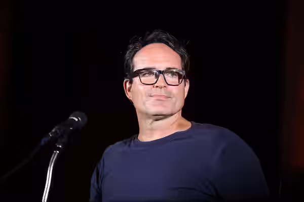 Jason Patric speaking with attendees at the 2024 Mad Monster Arizona Party at the Renaissance Phoenix Glendale Hotel &amp; Spa in Glendale, Arizona. Please attr