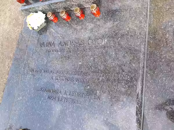 Andrew G. Vajna grave (2019)