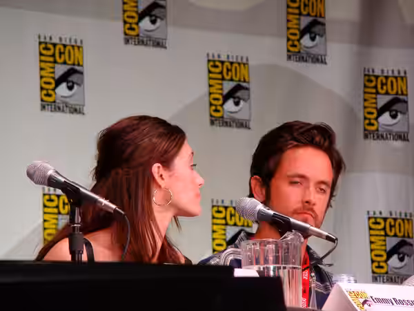 Emma Rossum and Justin Chatwin, promoting Shameless at the 2011 Comic-Con