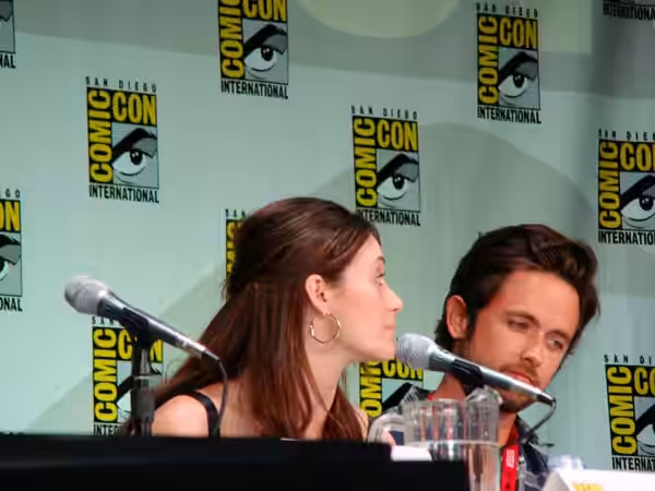 Emmy Rossum and Justin Chatwin, promoting Shameless at 2011 Comic-Con