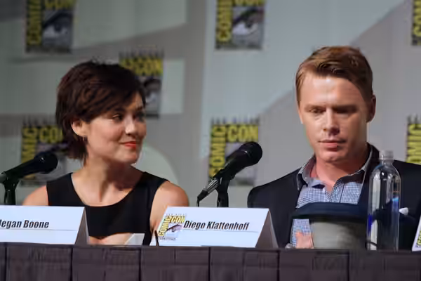 Megan Boone (Elizabeth Keen), Diego Klattenhoff (Donald Ressler) The Blacklist Panel at the 2013 Comic Con