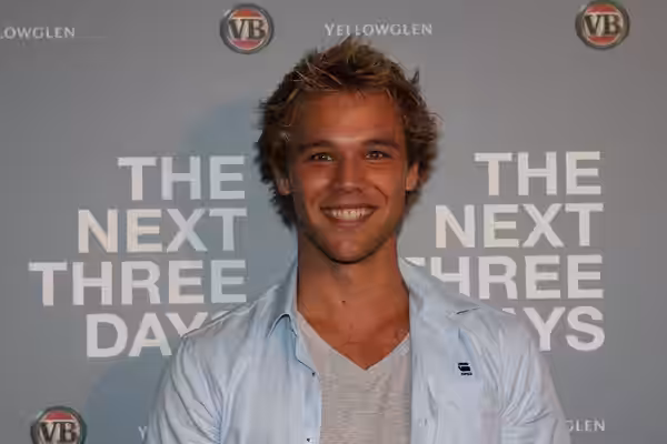 w:Lincoln Lewis at The Next Three Days premiere in Sydney (2011)