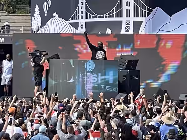 DJ Diesel at the Toyota/Save Mart 350