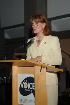 Event co-host Mariette Hartley speaks at the podium during the 2005 Voice Awards event held on July 20 at the Skirball Cultural Center's Ahmanson Ballroom in Lo