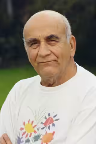 Warren Mitchell