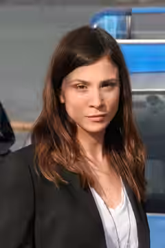 Kriminaloberkommissarin Nora Dalay (Aylin Tezel). (2012)