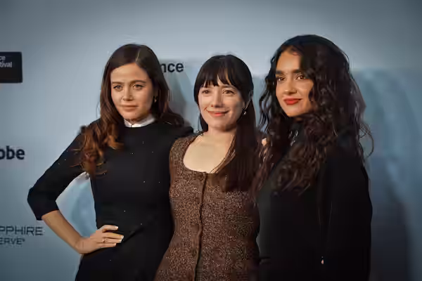 Actress Molly Gordon, Director Sophie Brooks and Actress Geraldine Viswanathan at Sundance 2025 for Oh,Hi!