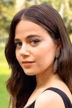 Molly Gordon