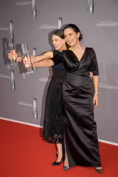 Paula Beer; Désirée Nosbusch beim Deutschen Fernsehpreis 2019 in der Düsseldorfer Rheinterrasse