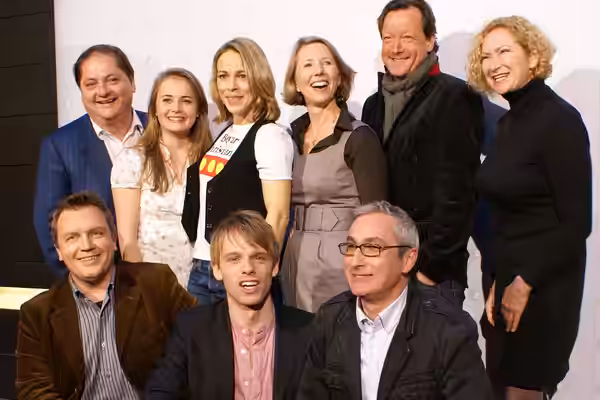 Die Besetzung von "Ein Mann ein Fjord" bei der Premiere in Berlin: Jürgen Tarrach, Olga von Luckwald, Anneke Kim Sarnau, Petra Zieser, Matthias Brandt, Gabi Dec (2008)