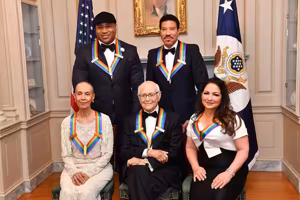 The 2017 Kennedy Center Honorees James Todd Smith "LLCoolJ", Lionel Richie, Carmen de Lavallade, Norman Lear and Gloria Estefan pose for a photo at the Kennedy 
