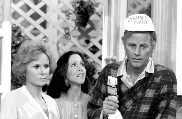 Barbara Stuart, Ayn Ruymen, and McLean Stevenson in a publicity still for The McLean Stevenson Show (1977)