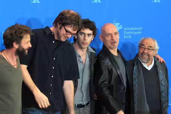 Pressekonferenz zum Film Transsiberian in Berlin auf der Berlinale. v. l. n. r. Thomas Kretschmann, Brad Anderson, Eduardo Noriega, Ben Kingsley, Julio Fernánde (2008)