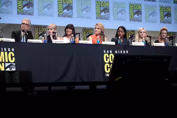 Jamie Lee Curtis, Emma Roberts, Lea Michele, Skyler Samuels, Keke Palmer, Abigail Breslin and Billie Lourd speaking at the 2015 San Diego Comic Con Internationa
