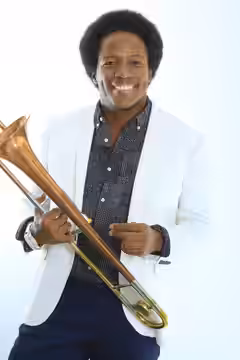 MAURO CASTILLO EN EL 2016. Mauro Castillo Cantante, compositor, trombonista, actor y productor musical colombiano.