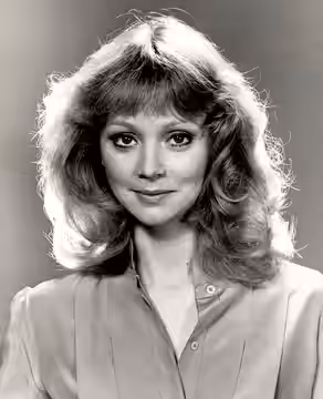 LEARNING SOMETHING NEW -- Shelley Long plays a well-bred, sheltered teaching assistant eager to expand her horizons as a cocktail waitress in "Cheers", a new NB