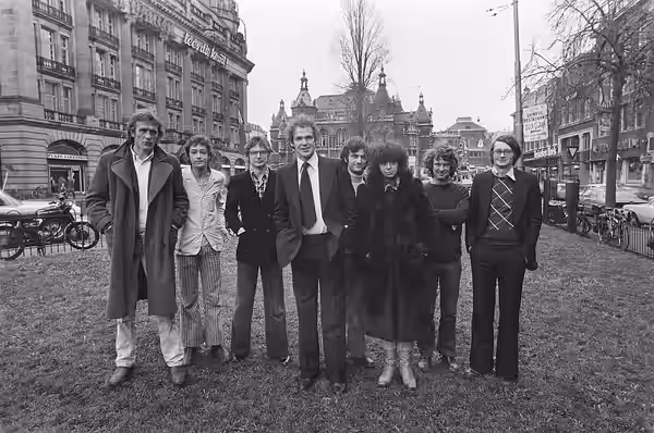 Persconferentie rond film "Alle dagen feest" in Amsterdam. V.l.n.r. de regisseurs Otto Jongerius, Orlow Seunke, Paul de Lussanet en Ate de Jong, scenarioschrijv (1976)