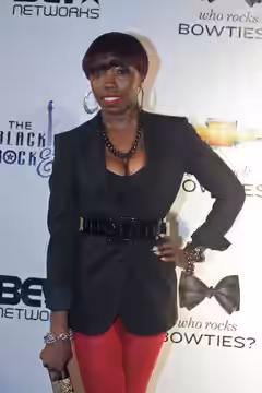 Estelle looks gorgeous on the red carpet. (2011)