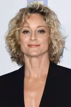 Teri Polo
