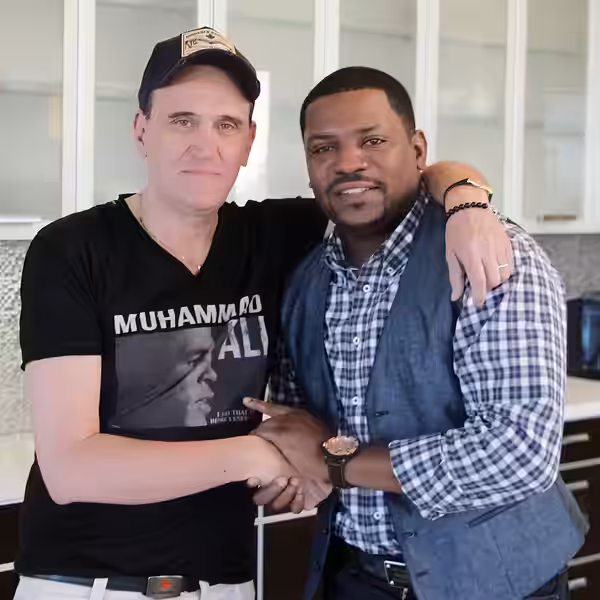 Mark Bombattak et Mekhi Phifer à Los Angeles (2014)
