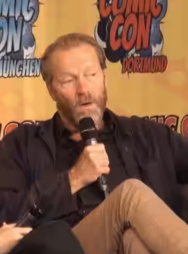 Iain Glen on a panel at the 2018 German Comic Con Berlin