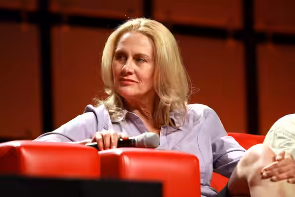 Andrea Thompson speaking at the 2013 Phoenix Comicon at the Phoenix Convention Center in Phoenix, Arizona. Please attribute to Gage Skidmore if used elsewhere.