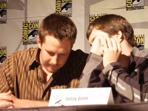 Jason Dohring, Teddy Dunn (2005)