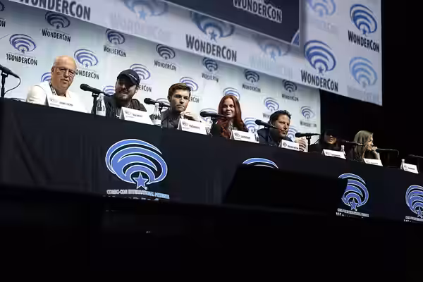 Alan Burnett, Phil Bourassa, Liam McIntyre, Kristin Bauer van Straten, Greg Grunberg, Dania Ramirez and Julie Nathanson speaking at the 2018 WonderCon, for "Sui