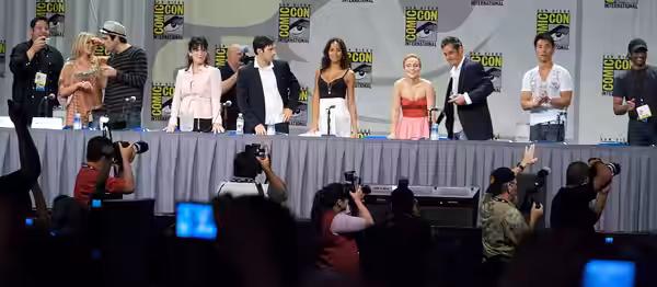 Cast of Heroes at the Comic-Con Heroes panel. From left: Greg Grunberg, Ali Larter, Zachary Quinto, Cristine Rose, Milo Ventimiglia, Dania Ramirez, Hayden Panet (2008)