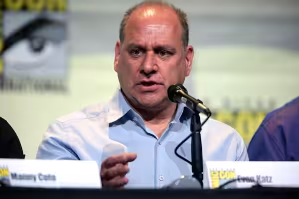 Evan Katz speaking at the 2016 San Diego Comic Con International, for "24: Legacy", at the San Diego Convention Center in San Diego, California. Please attribut