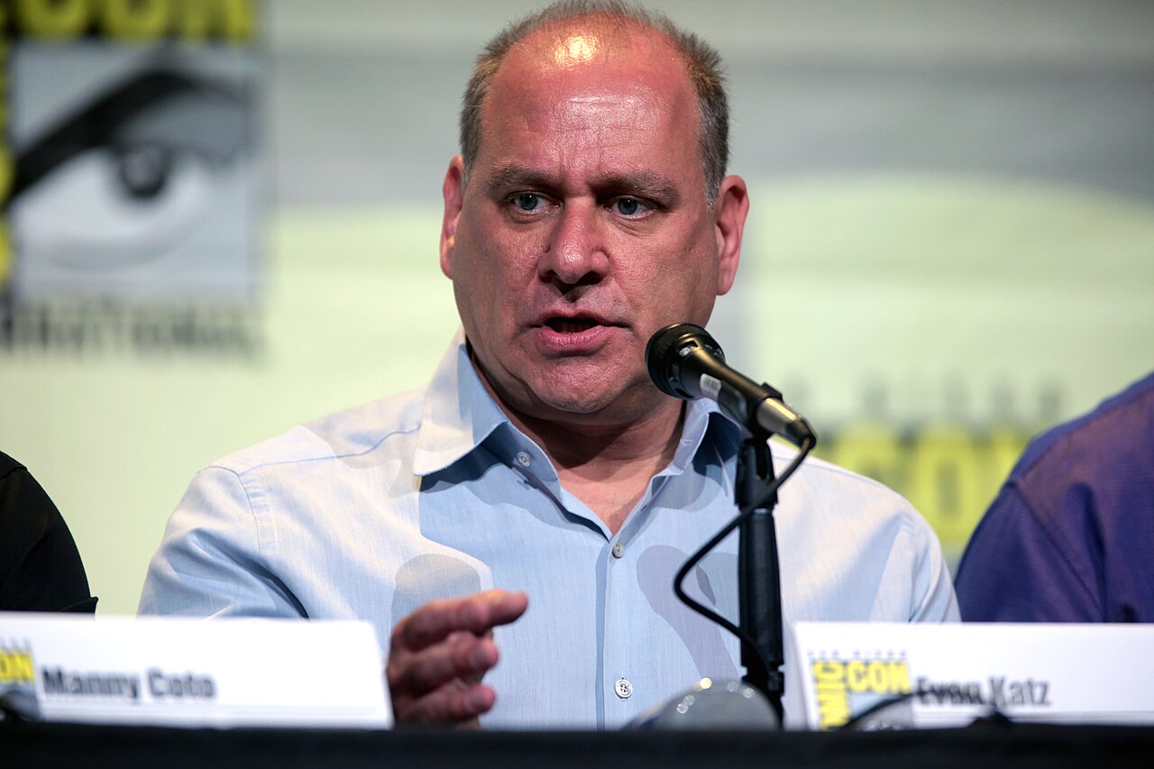 Evan Katz speaking at the 2016 San Diego Comic Con International, for "24: Legacy", at the San Diego Convention Center in San Diego, California. Please attribut
