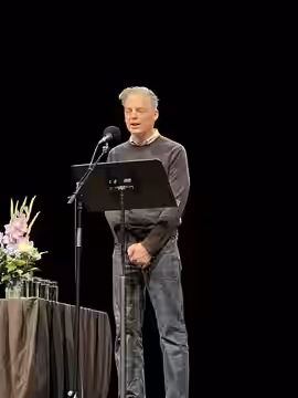 American actor Justin Kirk presenting for Selected Shorts at the Irvine Barclay Theatre. (2024)