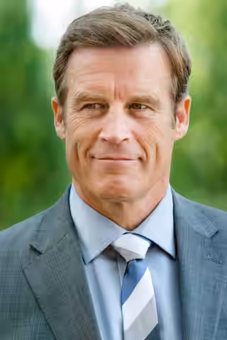 Mark Valley
