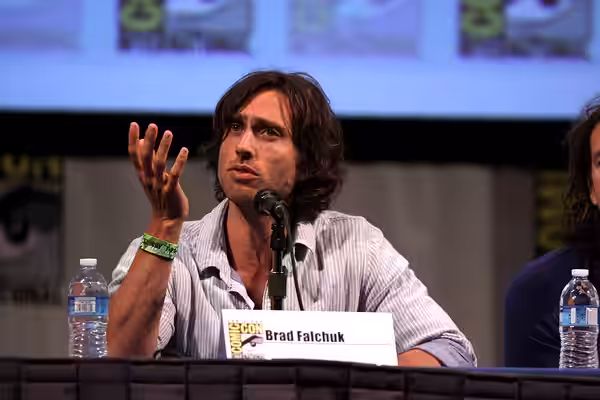Brad Falchuk at the 2011 San Diego Comic-Con International in San Diego, California. Please attribute to Gage Skidmore if used elsewhere.