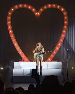 Sabrina Carpenter @ Wiltern 10/15/2022