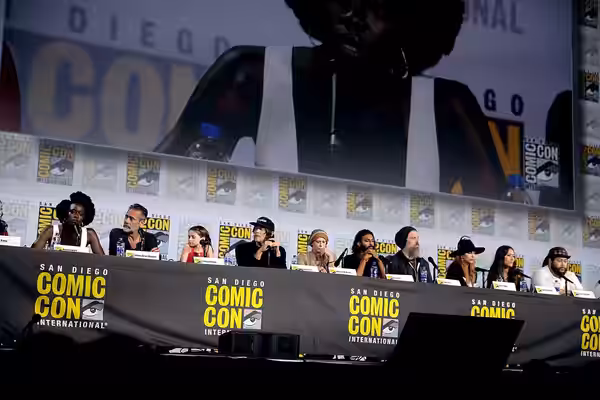 Danai Gurira, Jeffrey Dean Morgan, Cailey Fleming, Norman Reedus, Melissa McBride, Avi Nash, Ryan Hurst, Nadia Hilker, Eleanor Matsuura and Cooper Andrews speak (2019)