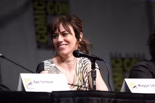 Maggie Siff speaking at the 2012 San Diego Comic-Con International in San Diego, California. Please attribute to Gage Skidmore if used elsewhere.