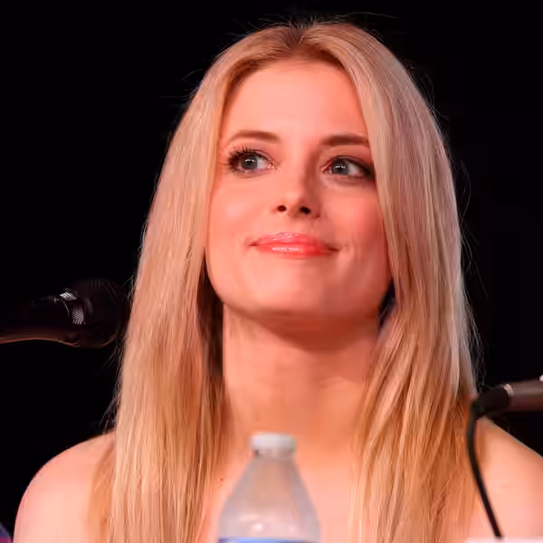 w:Gillian Jacobs @ 2012 San Diego Comic-Con International