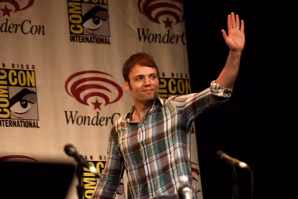 Seth Gabel speaking at the 2012 WonderCon in Anaheim, California. Please attribute to Gage Skidmore if used elsewhere