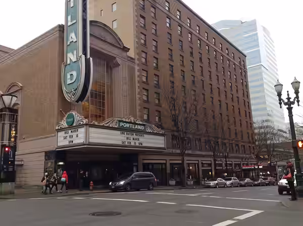 Bill Maher at Arlene Schnitzer Concert Hall (2016)