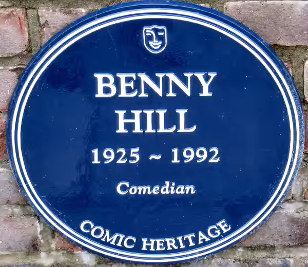 Teddington Riverside, Benny Hill, Comic Heritage plaque (2022)