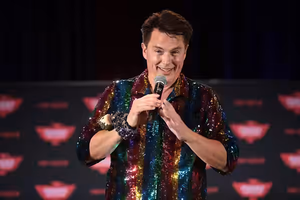 John Barrowman speaking with attendees at the 2022 Phoenix Fan Fusion at the Phoenix Convention Center in Phoenix, Arizona. Please attribute to Gage Skidmore if