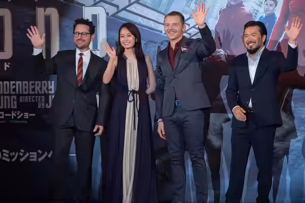 スター・トレック BEYOND ジャパン・プレミア レッドカーペット J・J・エイブラムス サイモン・ペッグ ジャスティン・リン 前田敦子 (2016)