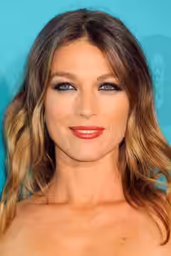 Natalie Zea
