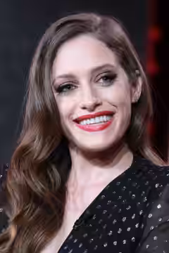 Carly Chaikin