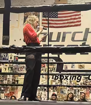 Jemima Kirke reading poetry at the Dream Baby Press reading at Church Street Boxing Gym in New York City (2023)