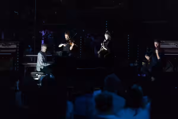 Ólafur Arnalds, compositor, multi-instrumentista y productor islandés, ofreció ayer un concierto de música clásica contemporánea en el auditorio al aire libre d (2018)