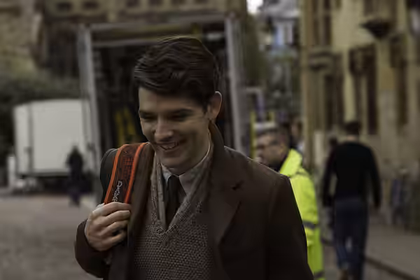 Colin Morgan on the set of Testament of Youth, Oxford http://macchinafotografica.wordpress.com/2014/04/20/more-morgan/.