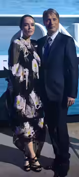 Valene Kane and Mads Mikkelsen at Rogue One premiere, Tate Modern, London (2016)